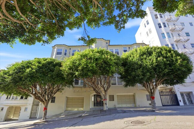 Building Photo - 555 Pierce St