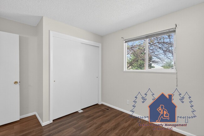 Building Photo - 510 Elmwood Dr