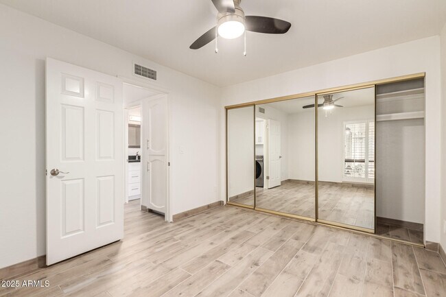 Building Photo - 5531 N 71st Pl