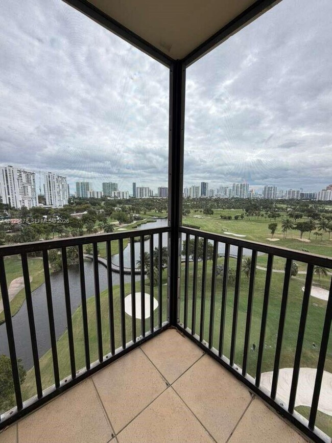 Building Photo - 20379 W Country Club Dr