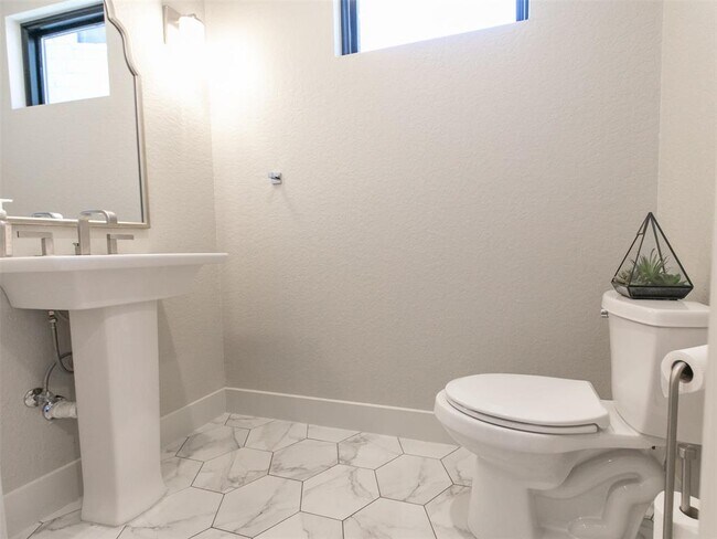 Building Photo - 209 Dalton Cir