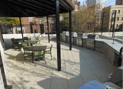 Building Photo - 3930 N Pine Grove Ave