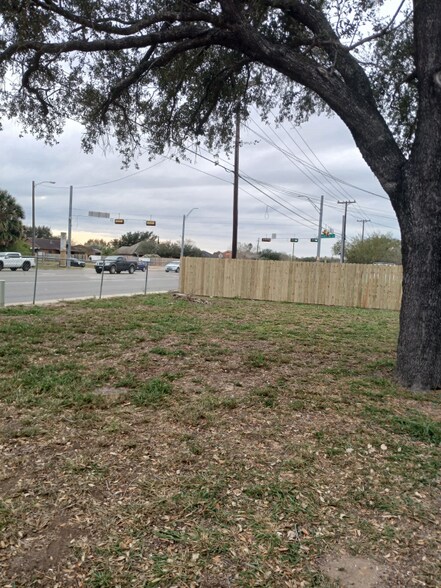 Building Photo - 3107 E Monte Cristo Rd