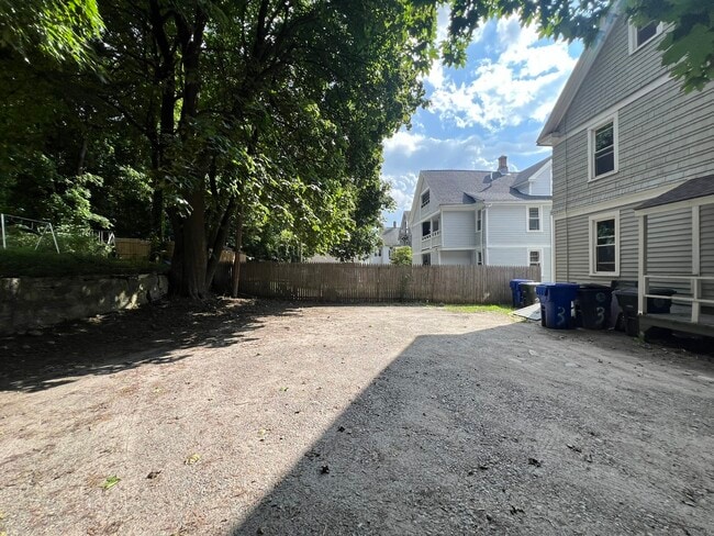 Building Photo - 334 Brightwood Ave