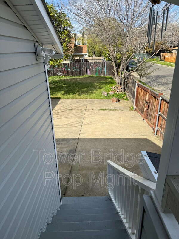 Building Photo - 3897 7th Ave