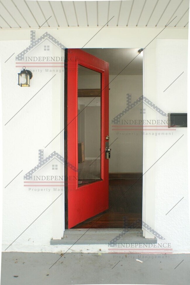 Building Photo - Illinois Estate: New Year, New Home: 50% O...