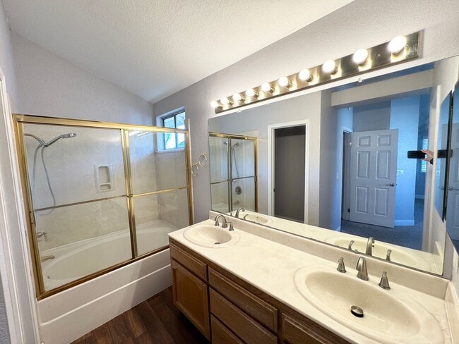 Building Photo - Great Shape Single Family Home in Livermore