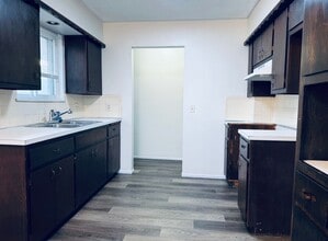 Building Photo - 2 bed and so much more!!!