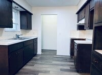 Building Photo - 2 bed and so much more!!!