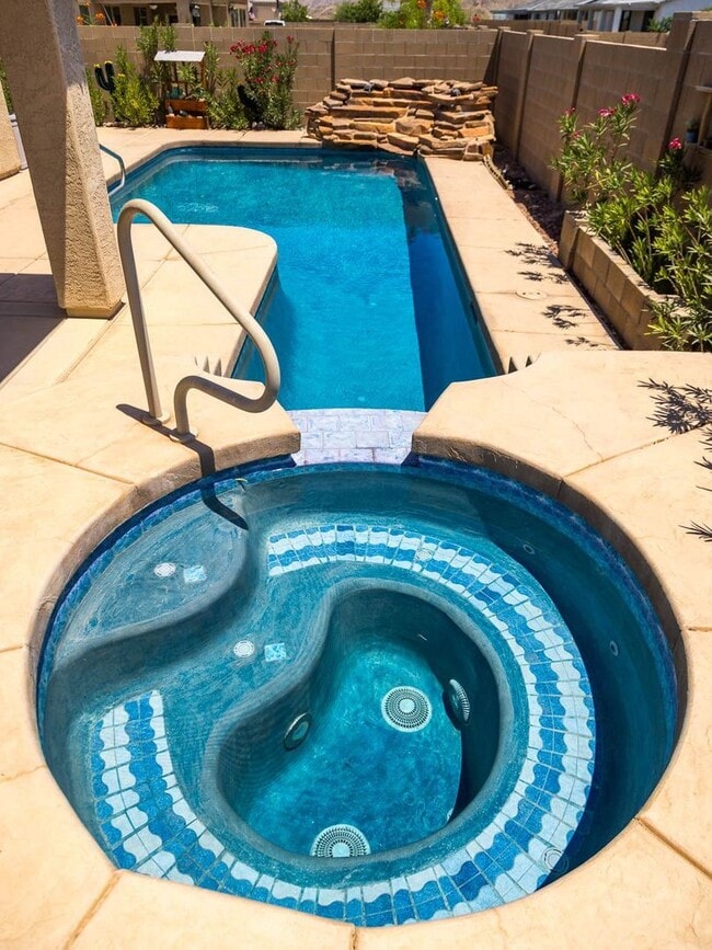 Building Photo - Furnished pool home for rent!