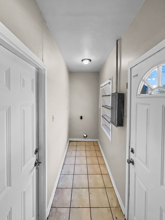 Building Photo - Charming 3-Bedroom Home in Desirable Fort Worth Neighborhood