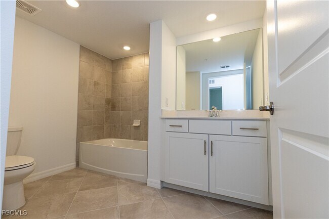 Building Photo - 16524 Kingwood Ln