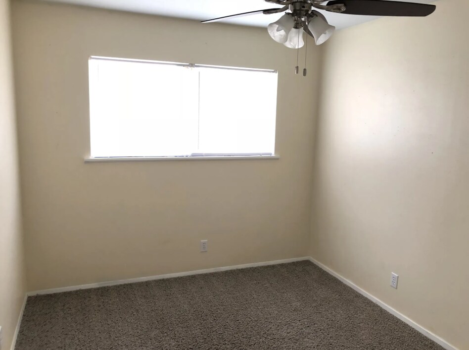 Bedroom 2 - 2754 Yale