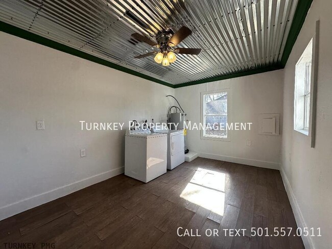 Building Photo - Cozy Home in White Hall