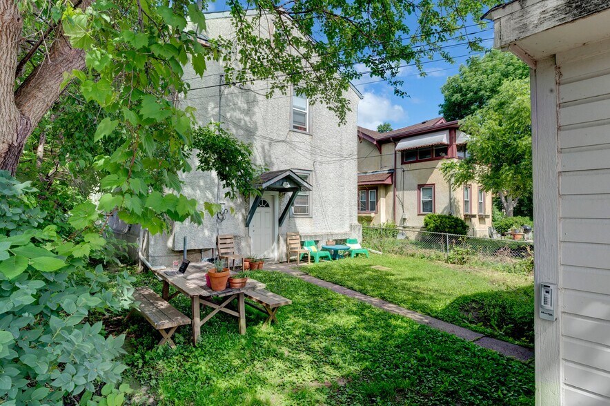 Building Photo - 3649 3rd Ave S