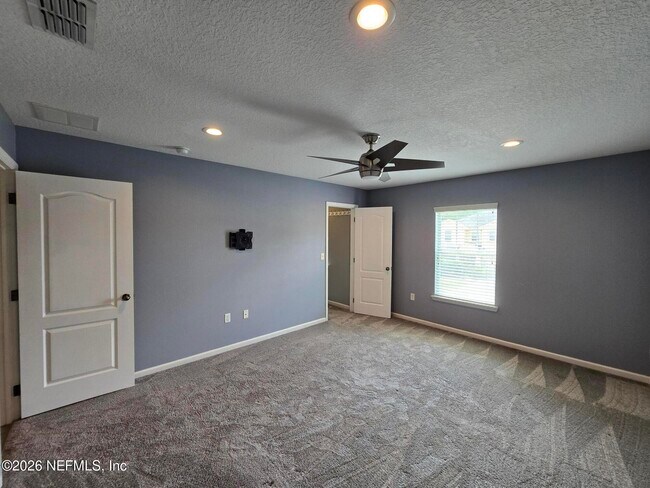 Building Photo - 180 Thornloe Dr