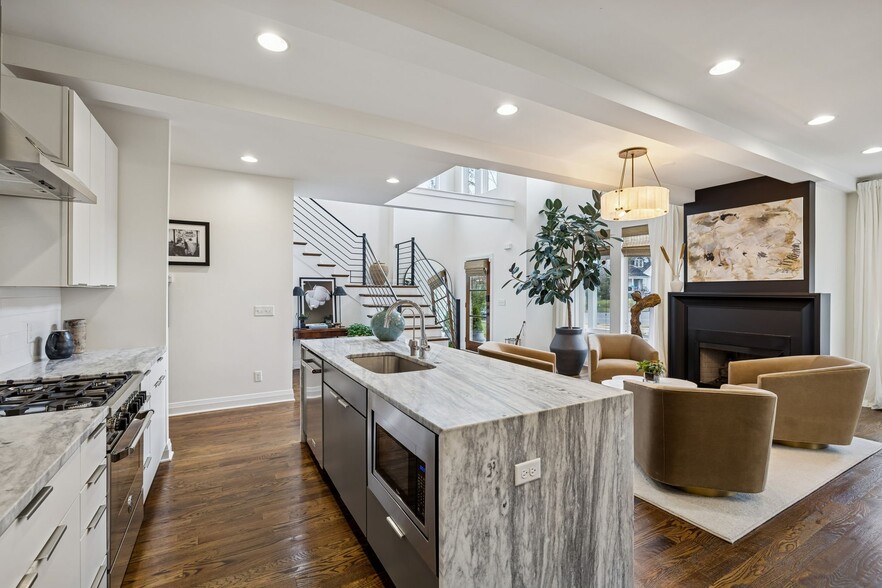 Building Photo - 914C Acklen Ave