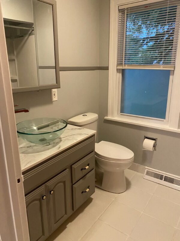 Building Photo - 174 Lakewood Dr