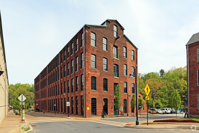 Building Photo - Simon Silk Mill