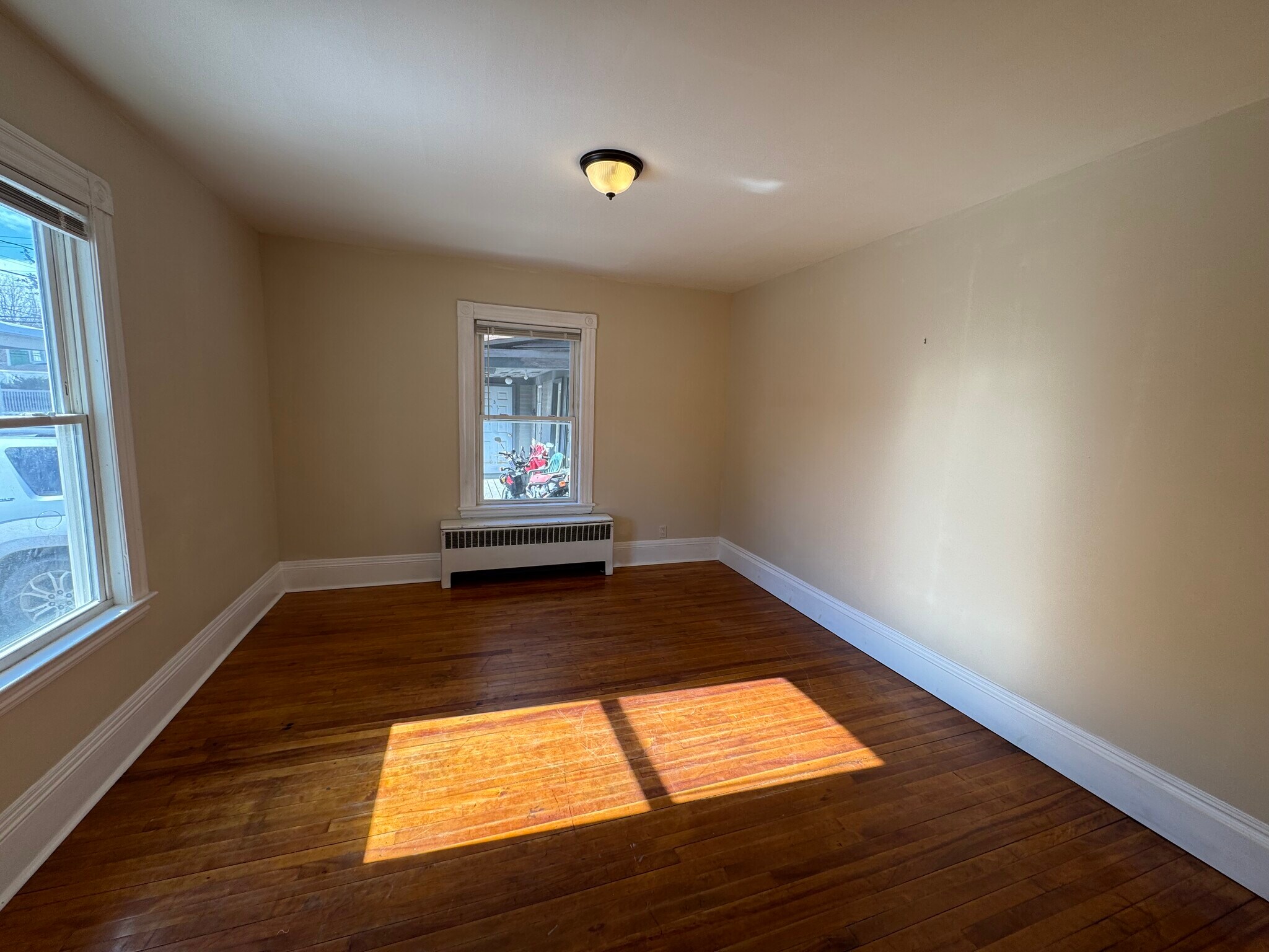 Living room - 15 Pleasant Pl