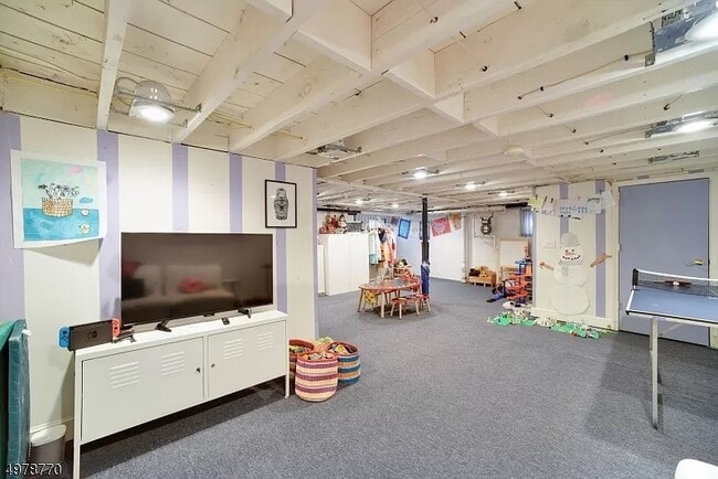 Building Photo - 53 Meadowbrook Rd