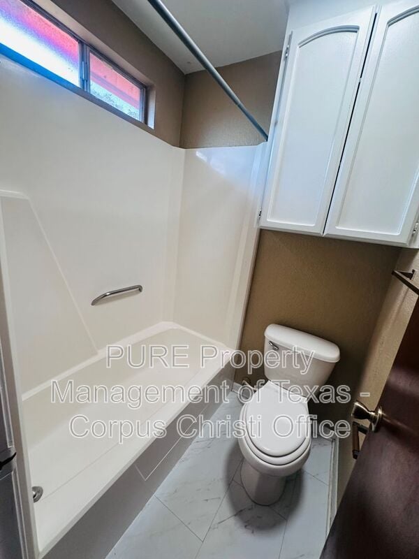 Building Photo - 862 Siskin Cir