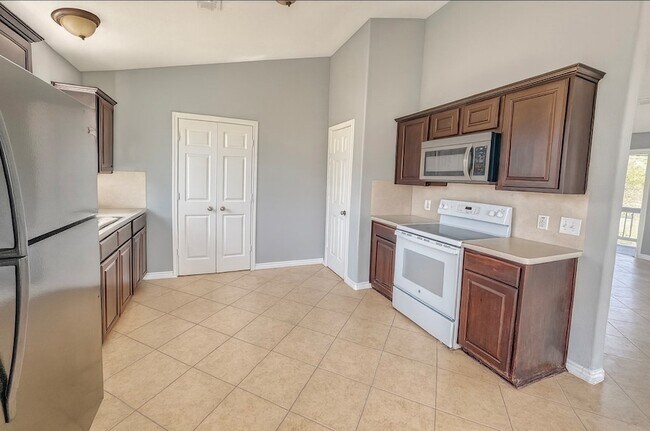 Building Photo - 1040 Darst Rd