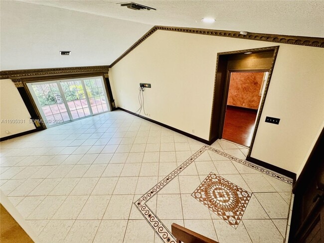 Building Photo - 931 SW 150th Ave