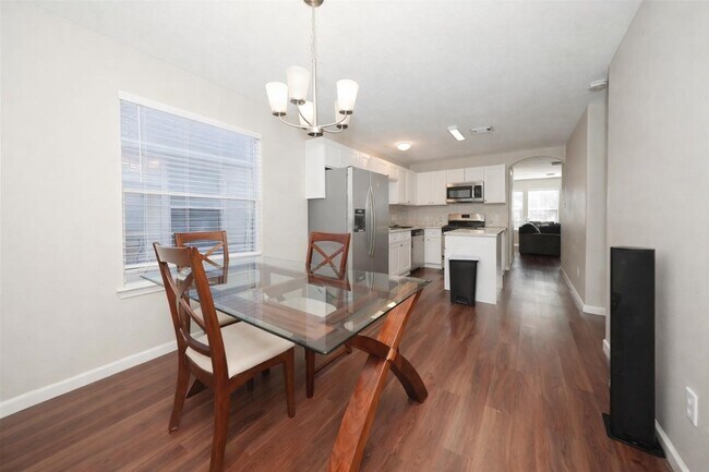 Building Photo - 6423 Austinville Dr