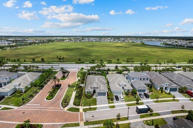 Building Photo - 12404 Nautilus Cir