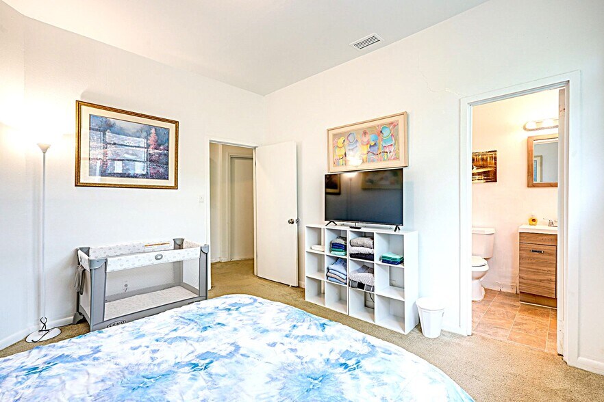 Building Photo - 2604 Post St