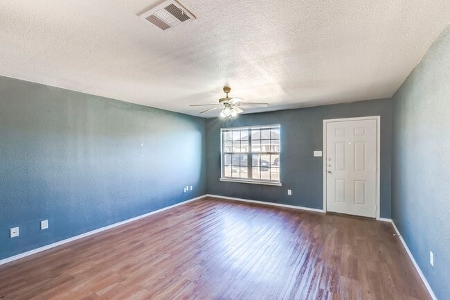 Building Photo - 2913 Starlight Dr