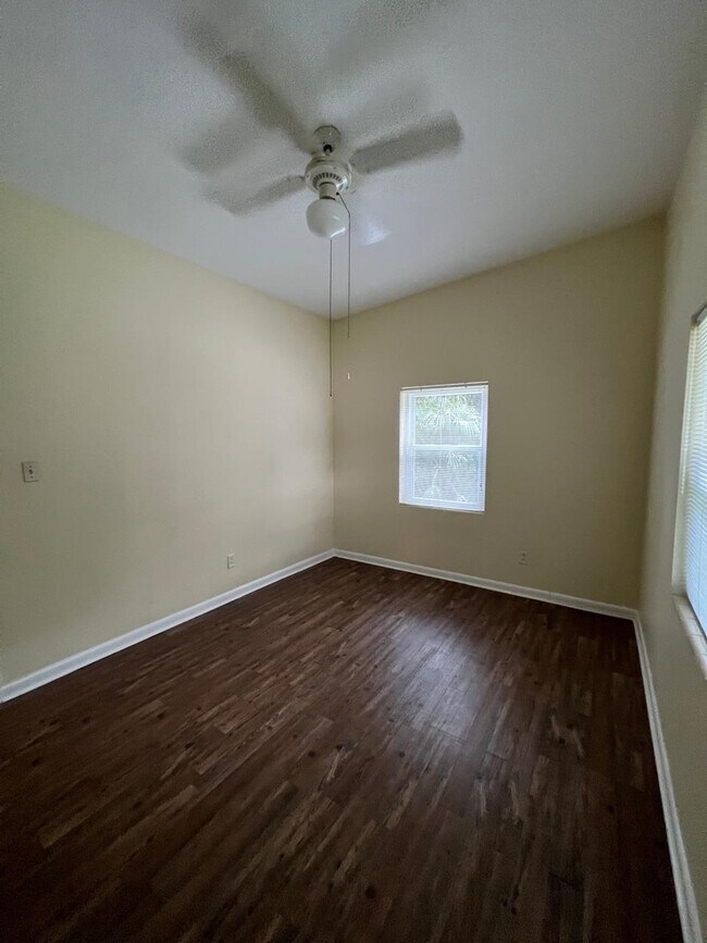 Building Photo - 2002 Chowkeebin Nene