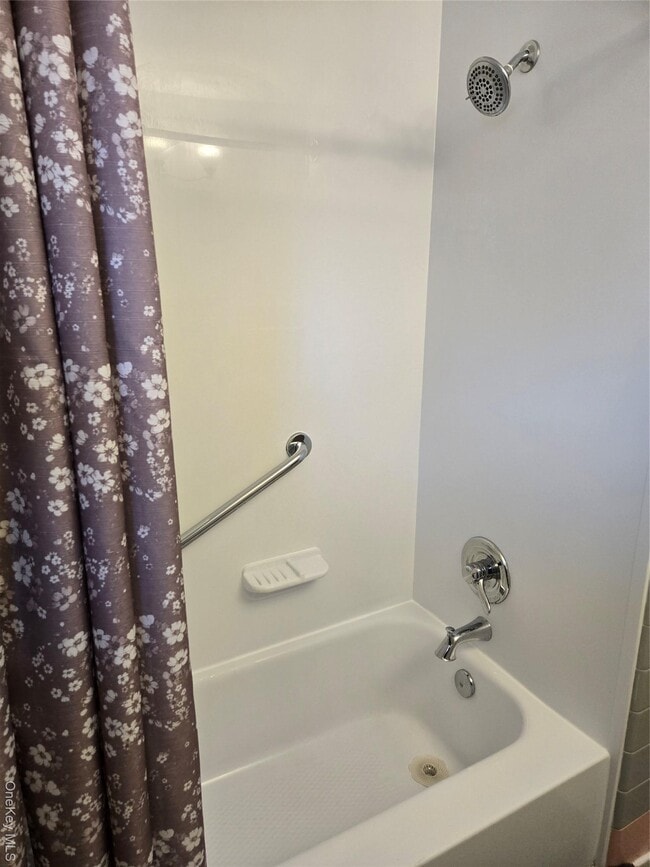 Building Photo - 23 Pasture Ln