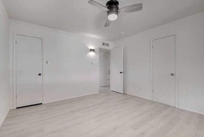 Building Photo - Spacious 4BR Tempe Home with Private Pool Near ASU