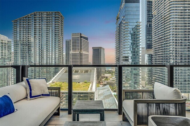 Building Photo - 88 SW 7th St