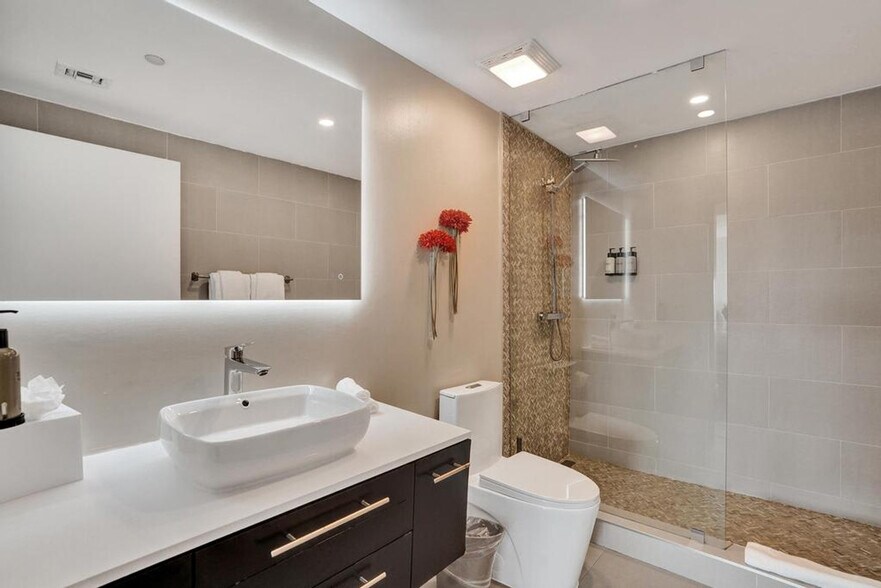 Building Photo - 2889 McFarlane Rd