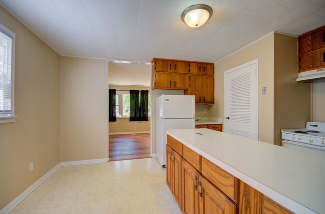 Building Photo - 2005 McDonough St