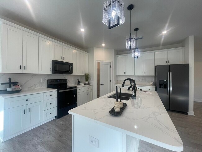 Building Photo - 5448 Jenee Ct