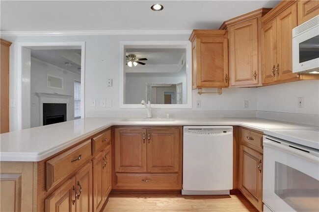 Building Photo - 127 Tara Blvd