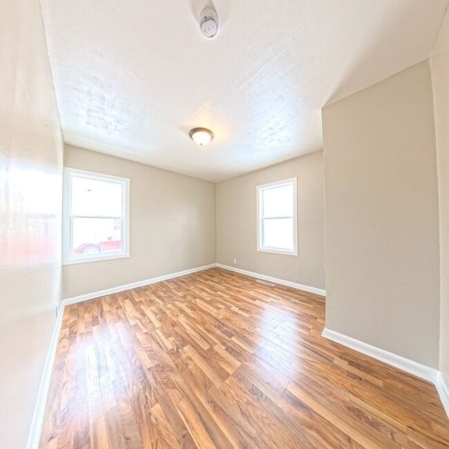 Building Photo - Cozy 2 Bedroom 1 Bathroom Home