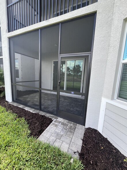 Building Photo - 12320 Wellen Golf St
