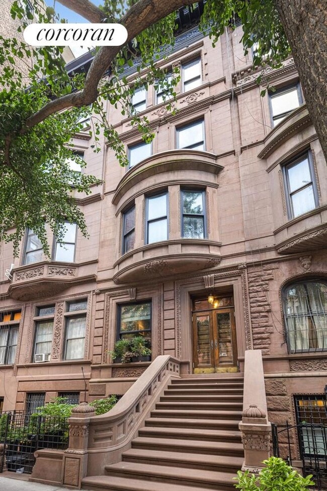 Building Photo - 22 W 70th St