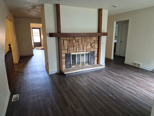 Building Photo - 5836 Ryewyck Dr