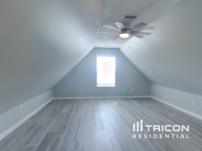 Building Photo - 1226 Bolton Dr