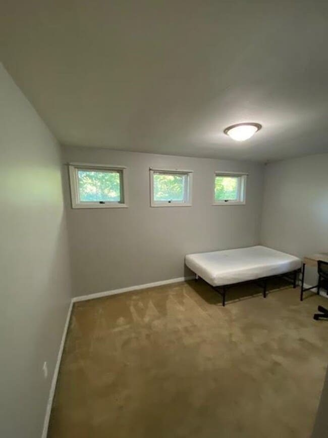 Building Photo - Charming Ranch Style Single Family Home