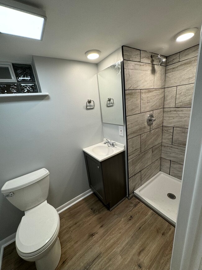 Building Photo - 1245 N 118th St