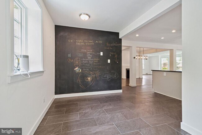 Building Photo - 3712 Fordham Rd NW