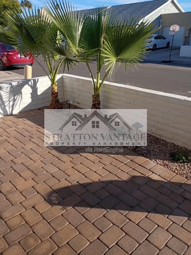 Building Photo - 2929 E Broadway Rd