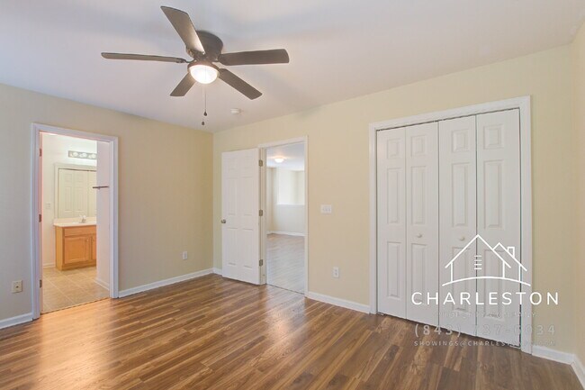 Building Photo - 2457 Scholar Ln
